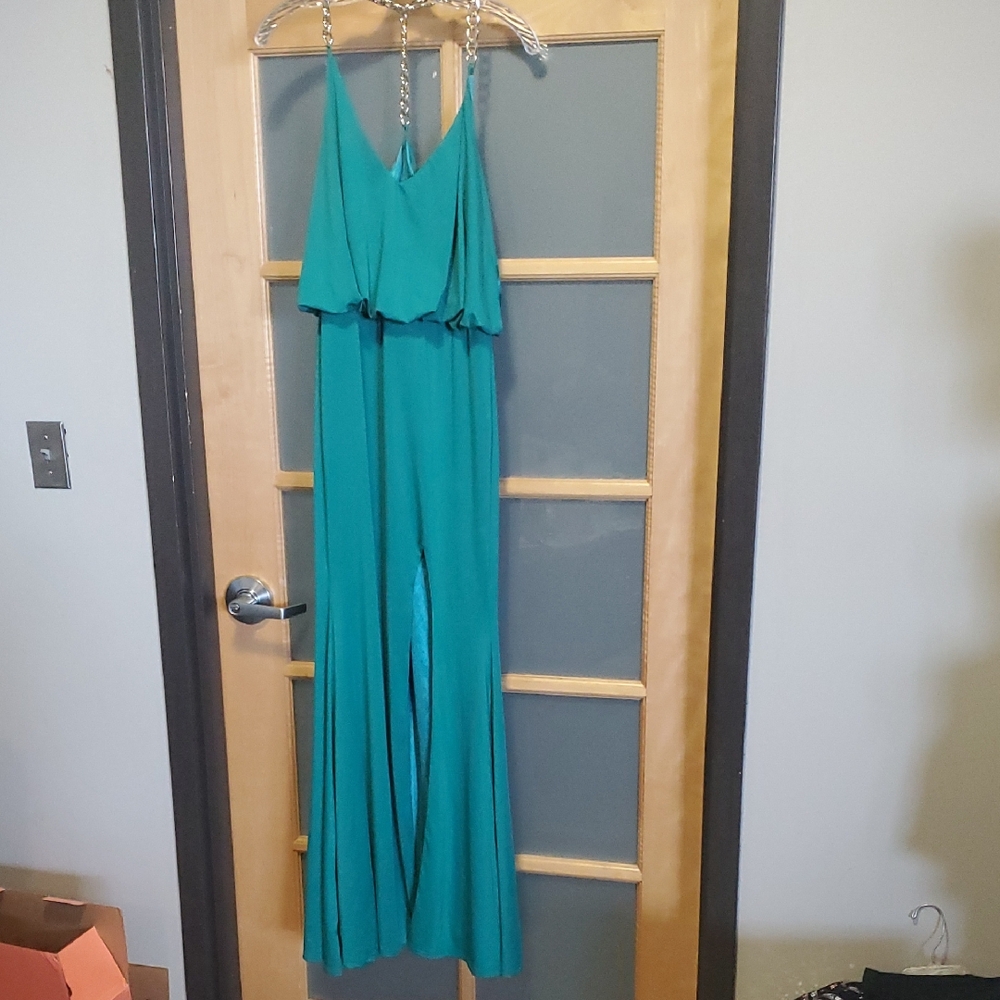 Chic Green Halter Dress With Chains